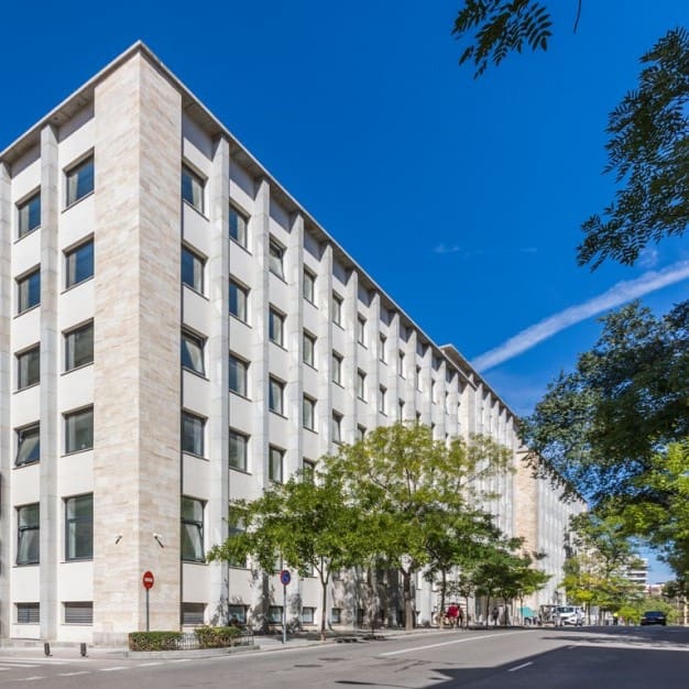 REHABILITACIÓN DE LA ANTIGUA SEDE DE LOTERÍAS Y ADUANAS PARA DEPENDENCIAS DE LA AEAT EN LA CALLE GUZMÁN EL BUENO, 137 DE MADRID