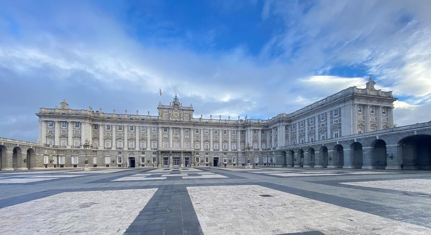 C11 - MEJORA DE EFICICIENCIA ENERGETICA Y RENOVACIÓN DE QUINTA PLANTA DEL PALACIO REAL