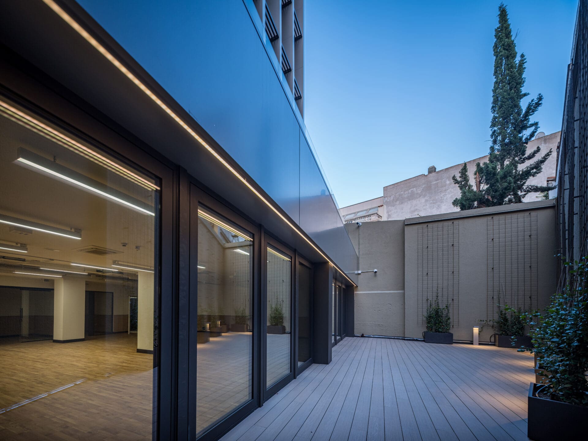 ACONDICIONAMIENTO DEL EDIFICIO DE OFICINAS SITUADO EN C/ PRIM 12, MADRID