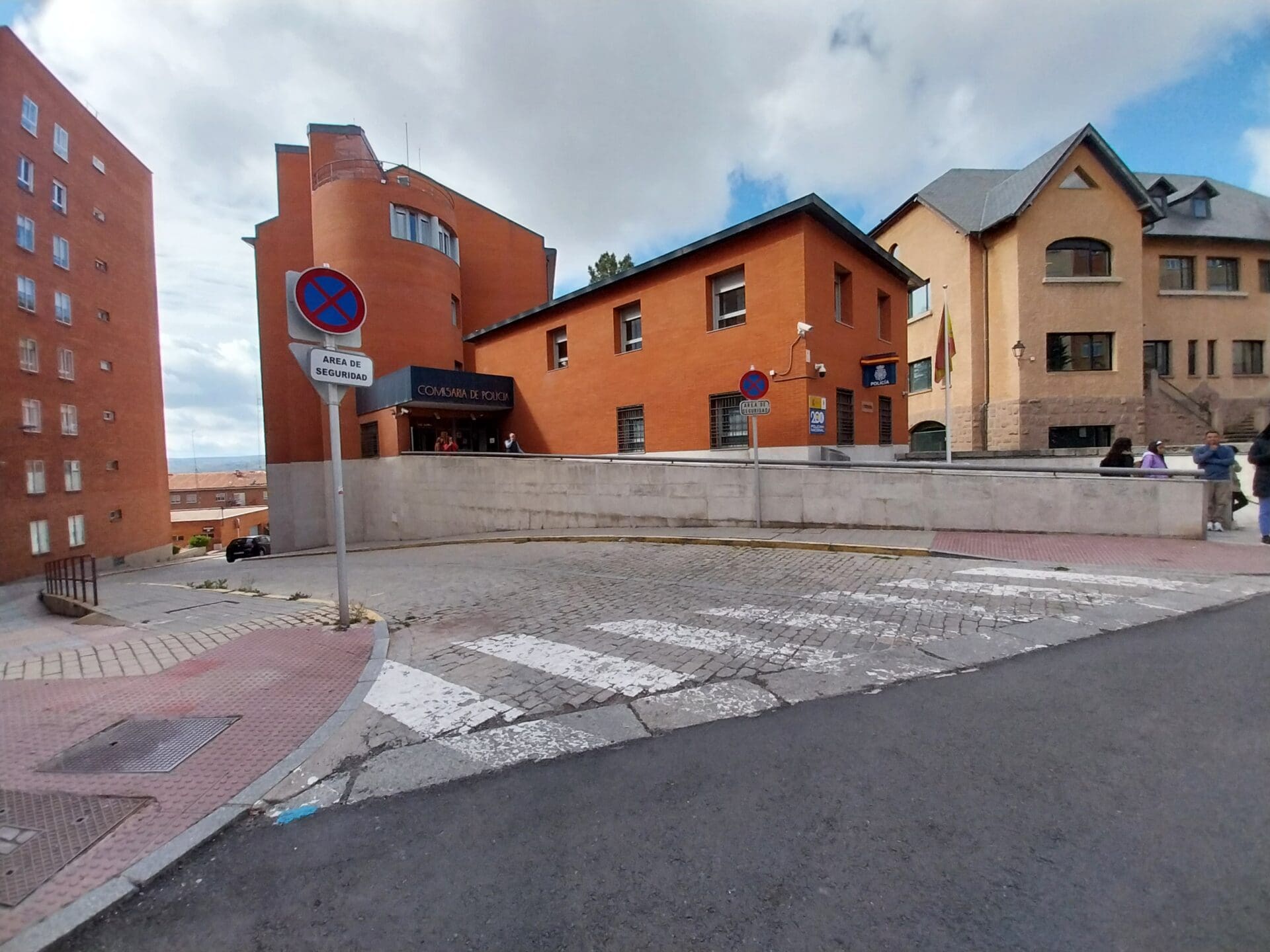 C11 - MEJORA TERMICA DE LA ENVOLVENTE Y SUSTITUCIÓN A LED DEL ALUMBRADO EN EDIFICIO DE LA COMISARIA PROVINCIAL DE AVILA