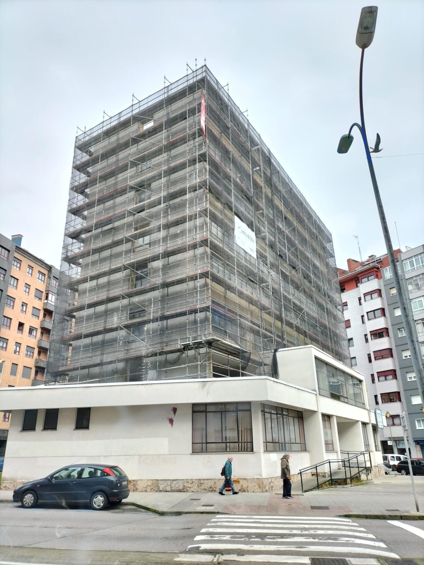 C11 - OBRAS DE MEJORA DE LA EFICIENCIA ENERGÉTICA EN EL INMUEBLE DE PATRIMONIO SINDICAL ACUMULADO DE AVILES