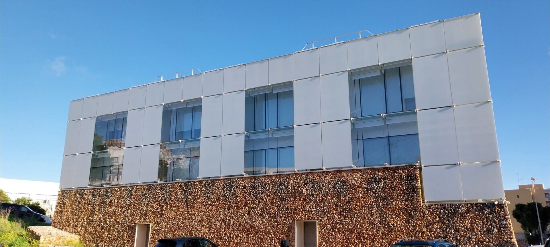 C11 - OBRAS DE MEJORA DE LA EFICIENCIA ENERGÉTICA DE LA SEDE JUDICIAL DE MAO